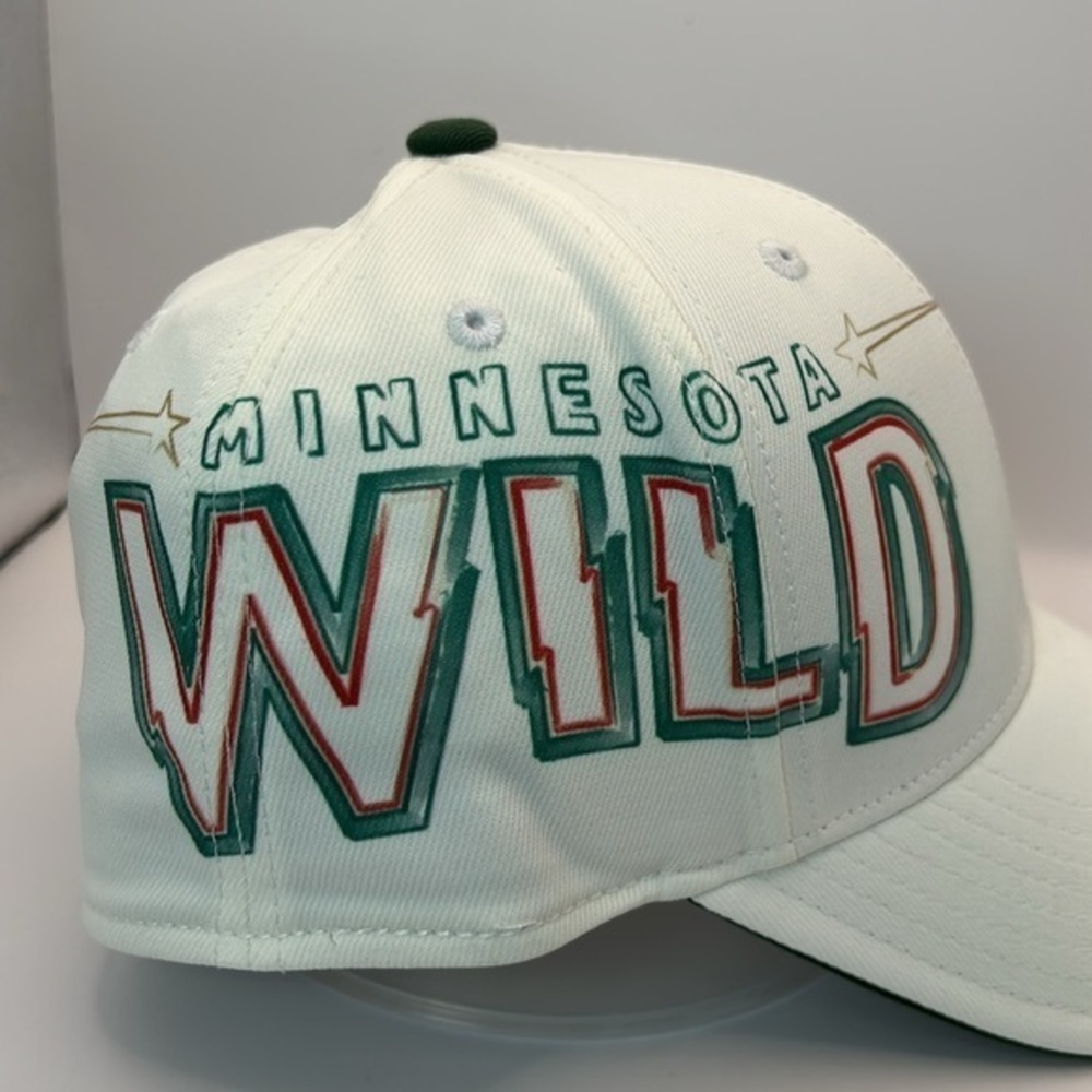 🏒🏒🏒Reebok Minnesota Wild hockey ball cap.